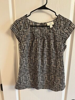 LOFT Black & White Grid Print Cap Sleeve Top